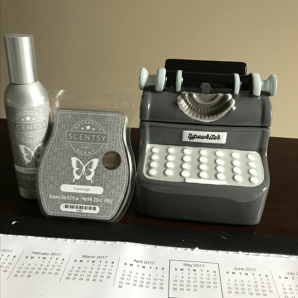 Qwerty Scentsy warmer